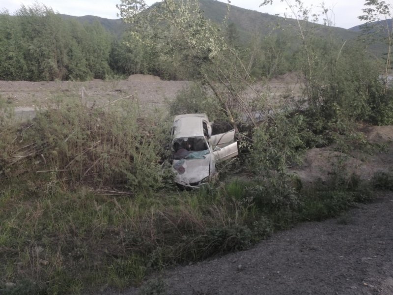 В Ягоднинском муниципальном округе Колымы госавтоинспекторы устанавливают обстоятельства дорожной аварии